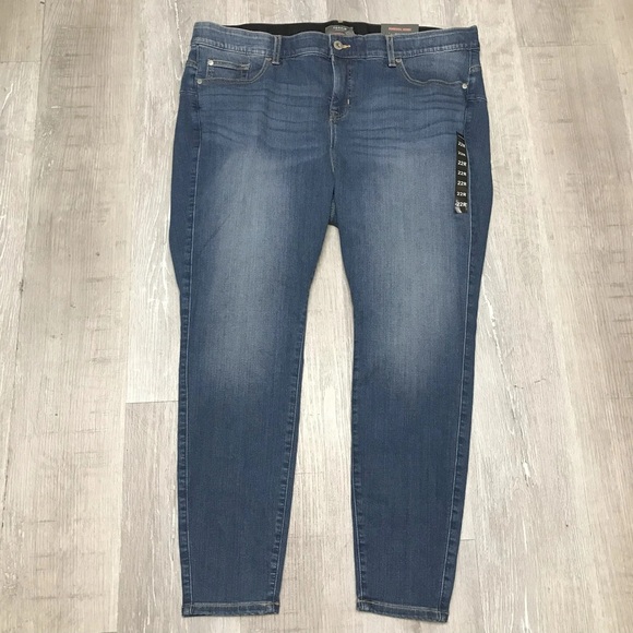 Torrid Bombshell Skinny High-Rise Jeans - New! - Size 22 Regular - Picture 3 of 5